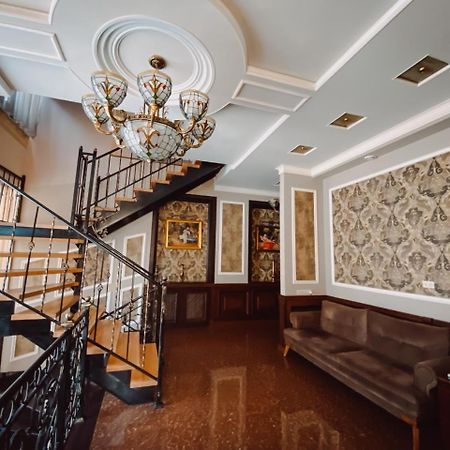 יירבאן Royal Renaissance Hotel מראה חיצוני תמונה