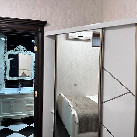 יירבאן Royal Renaissance Hotel מראה חיצוני תמונה