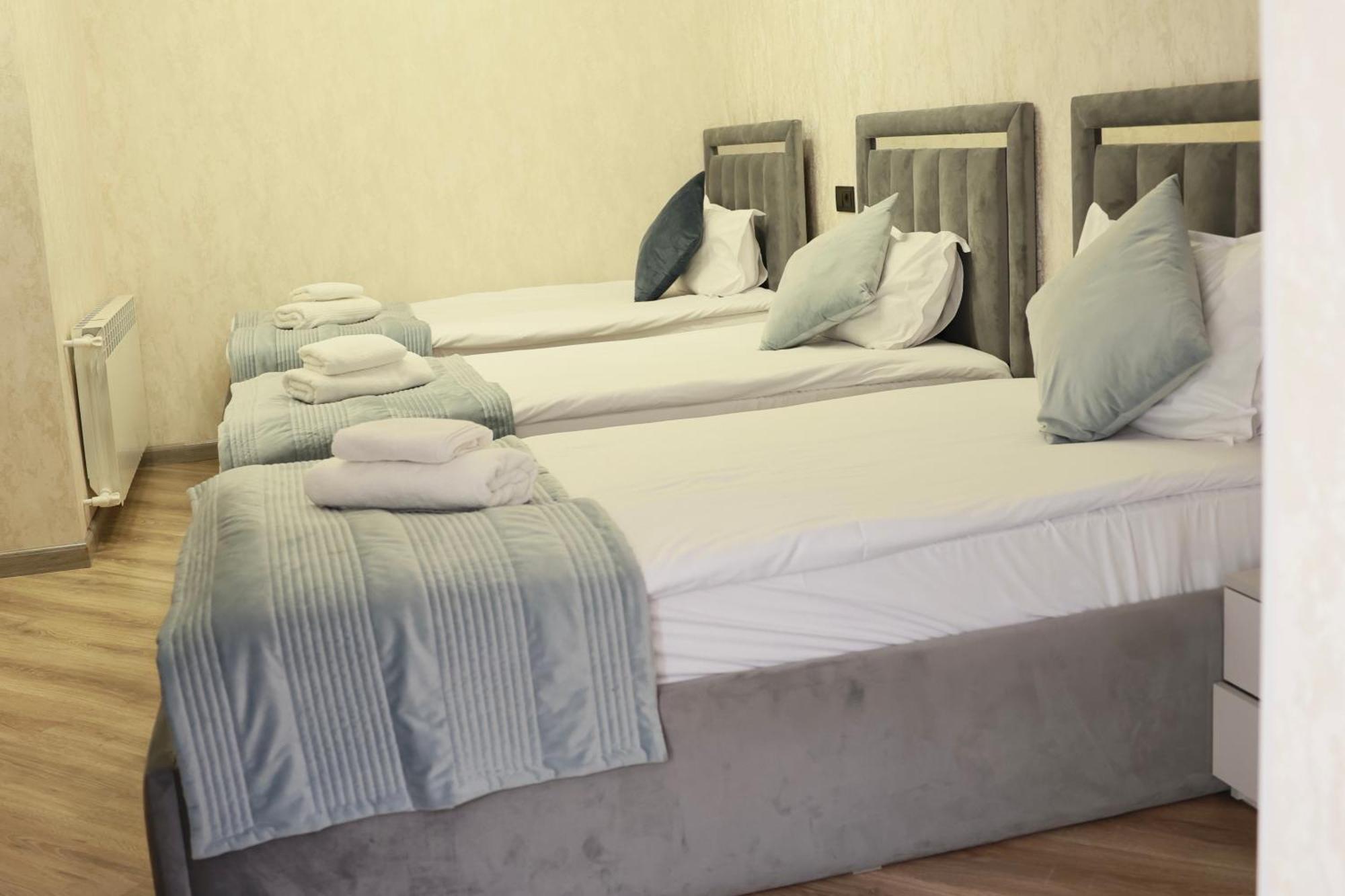 יירבאן Royal Renaissance Hotel חדר תמונה
