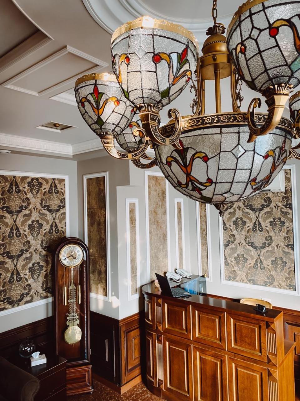 יירבאן Royal Renaissance Hotel מראה חיצוני תמונה