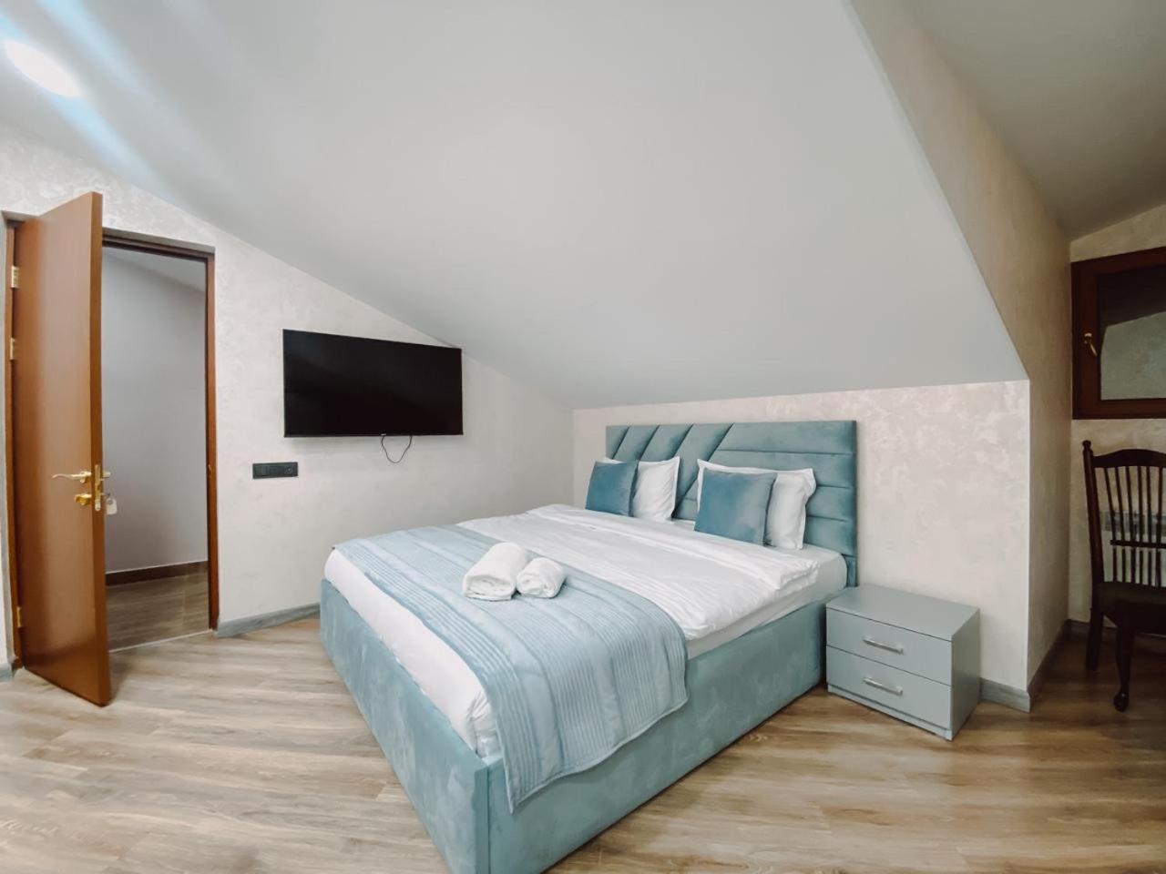 יירבאן Royal Renaissance Hotel מראה חיצוני תמונה