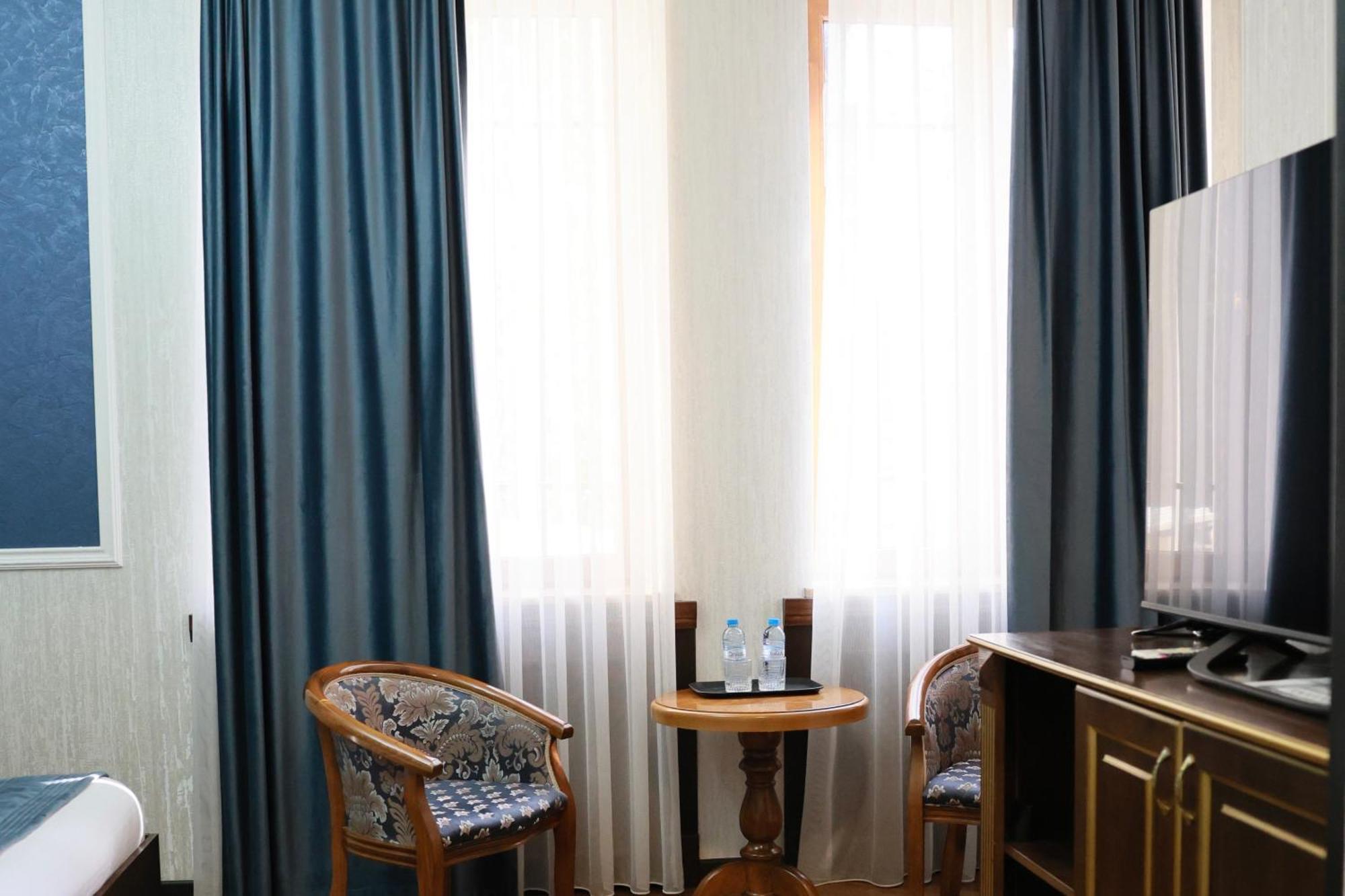 יירבאן Royal Renaissance Hotel מראה חיצוני תמונה