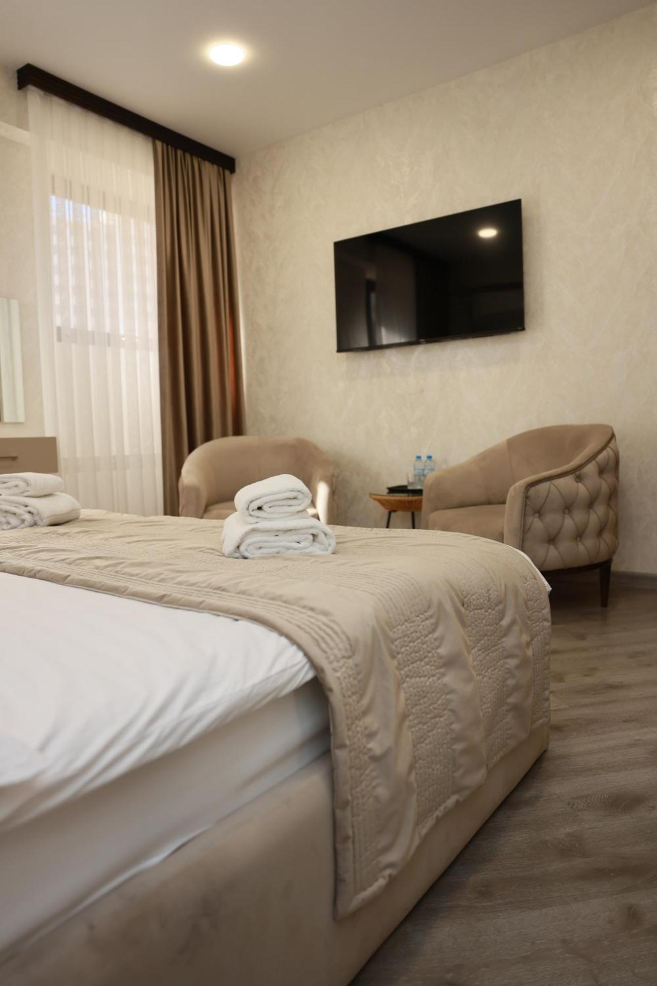 יירבאן Royal Renaissance Hotel חדר תמונה