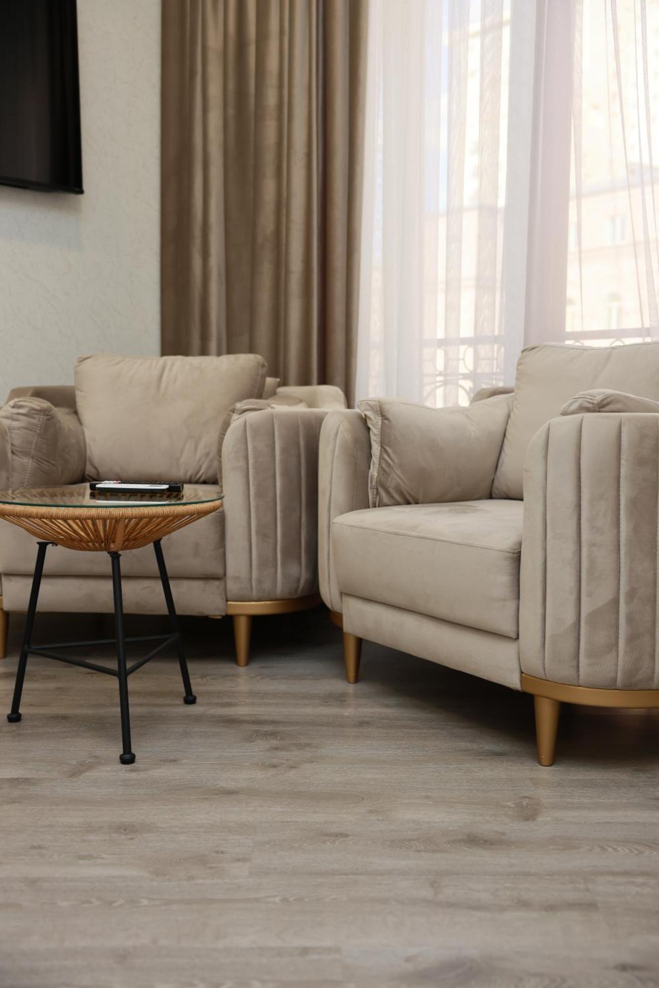 יירבאן Royal Renaissance Hotel חדר תמונה