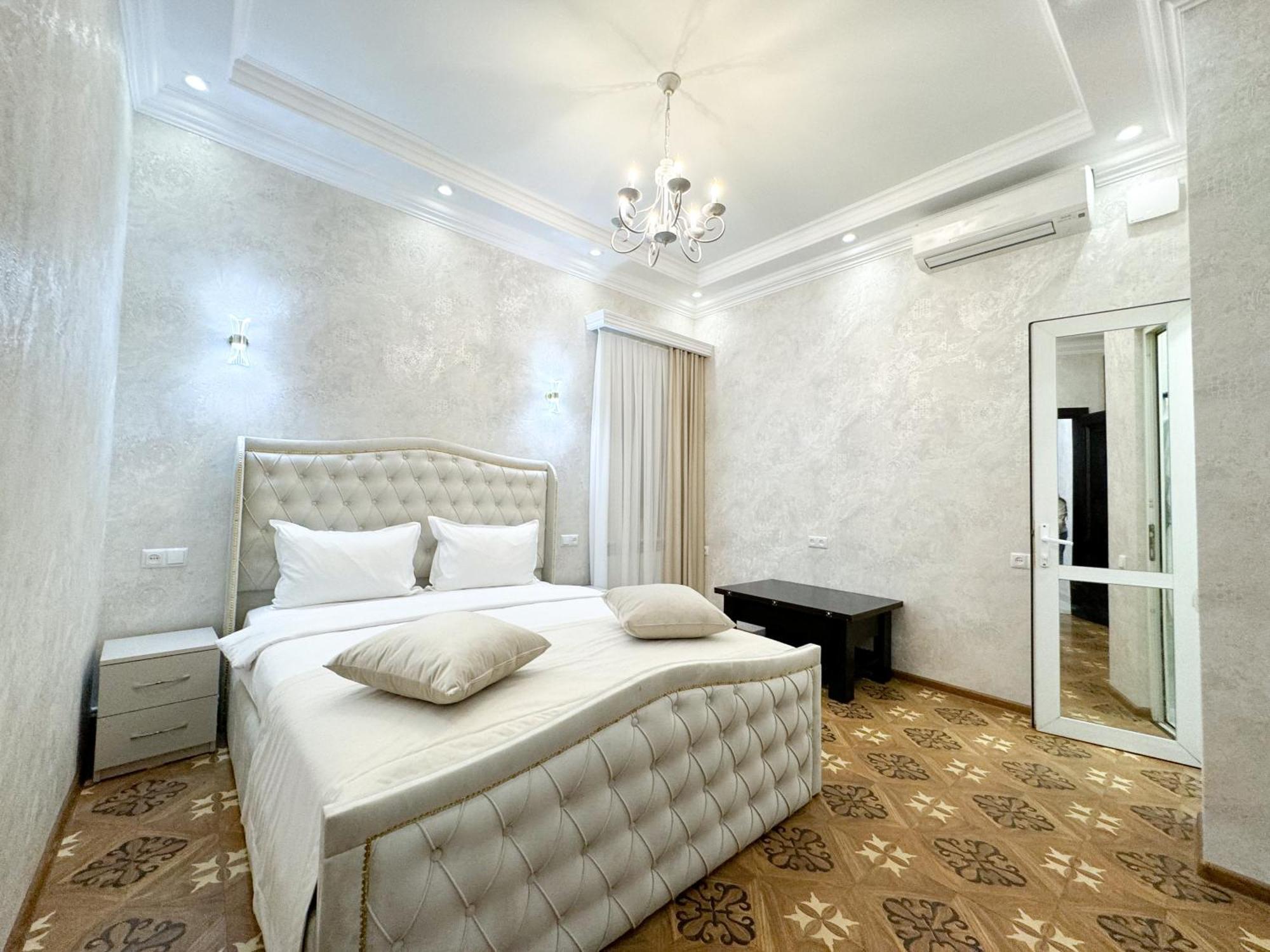 יירבאן Royal Renaissance Hotel מראה חיצוני תמונה