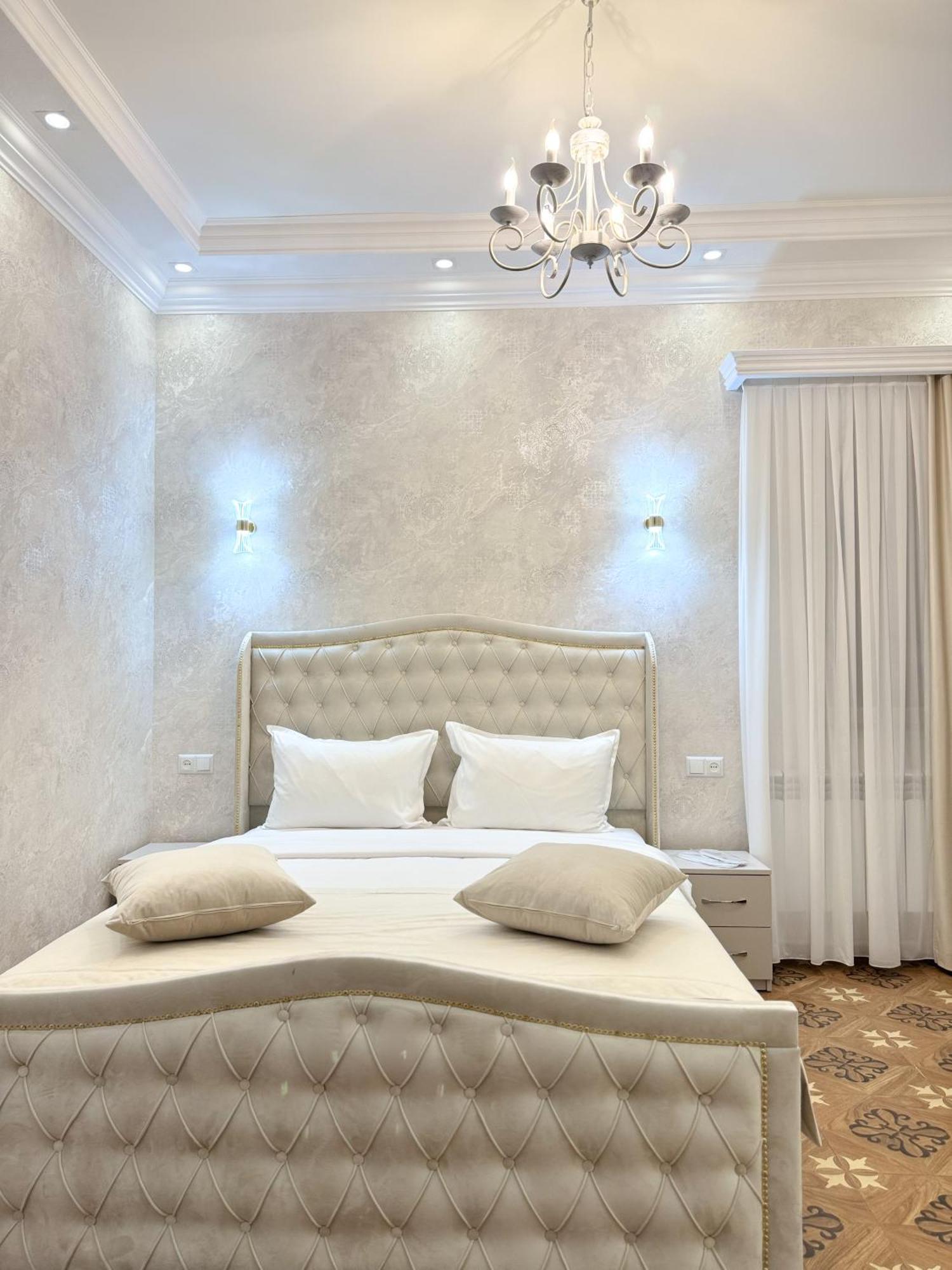 יירבאן Royal Renaissance Hotel מראה חיצוני תמונה
