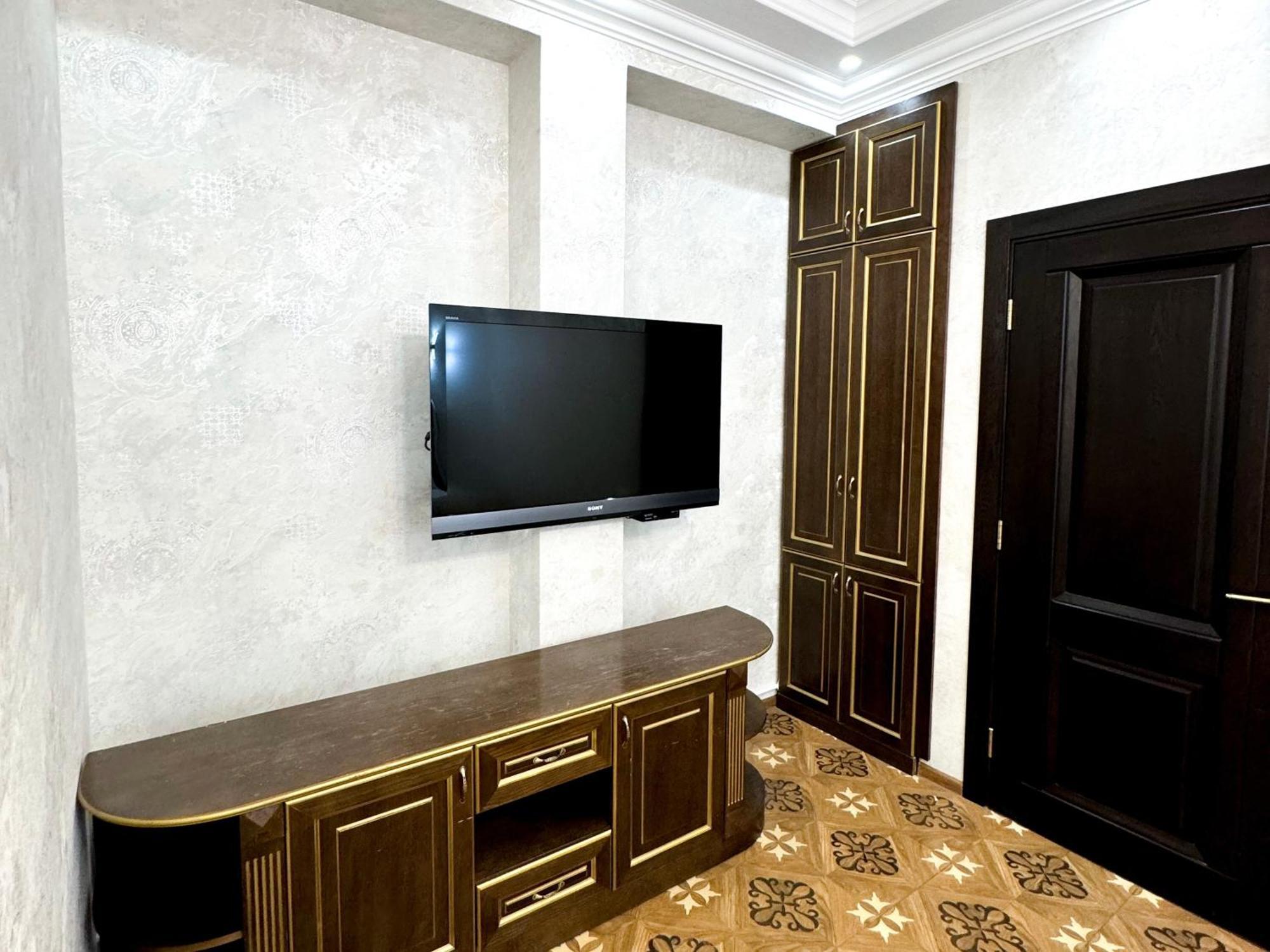 יירבאן Royal Renaissance Hotel מראה חיצוני תמונה