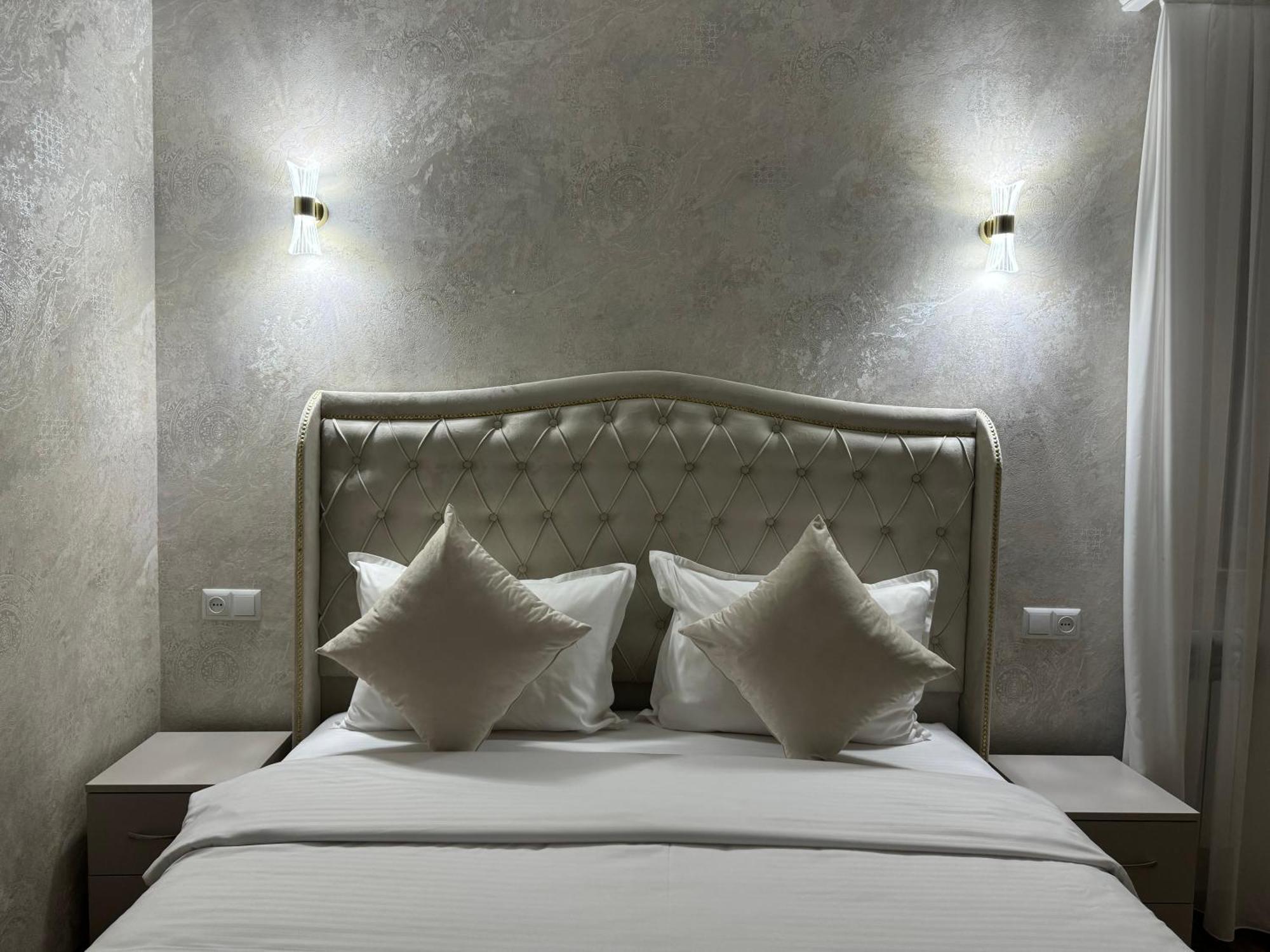 יירבאן Royal Renaissance Hotel מראה חיצוני תמונה