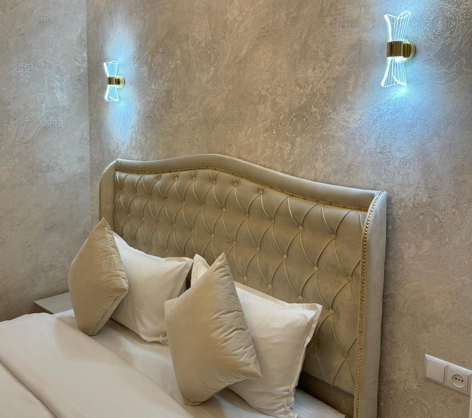 יירבאן Royal Renaissance Hotel מראה חיצוני תמונה