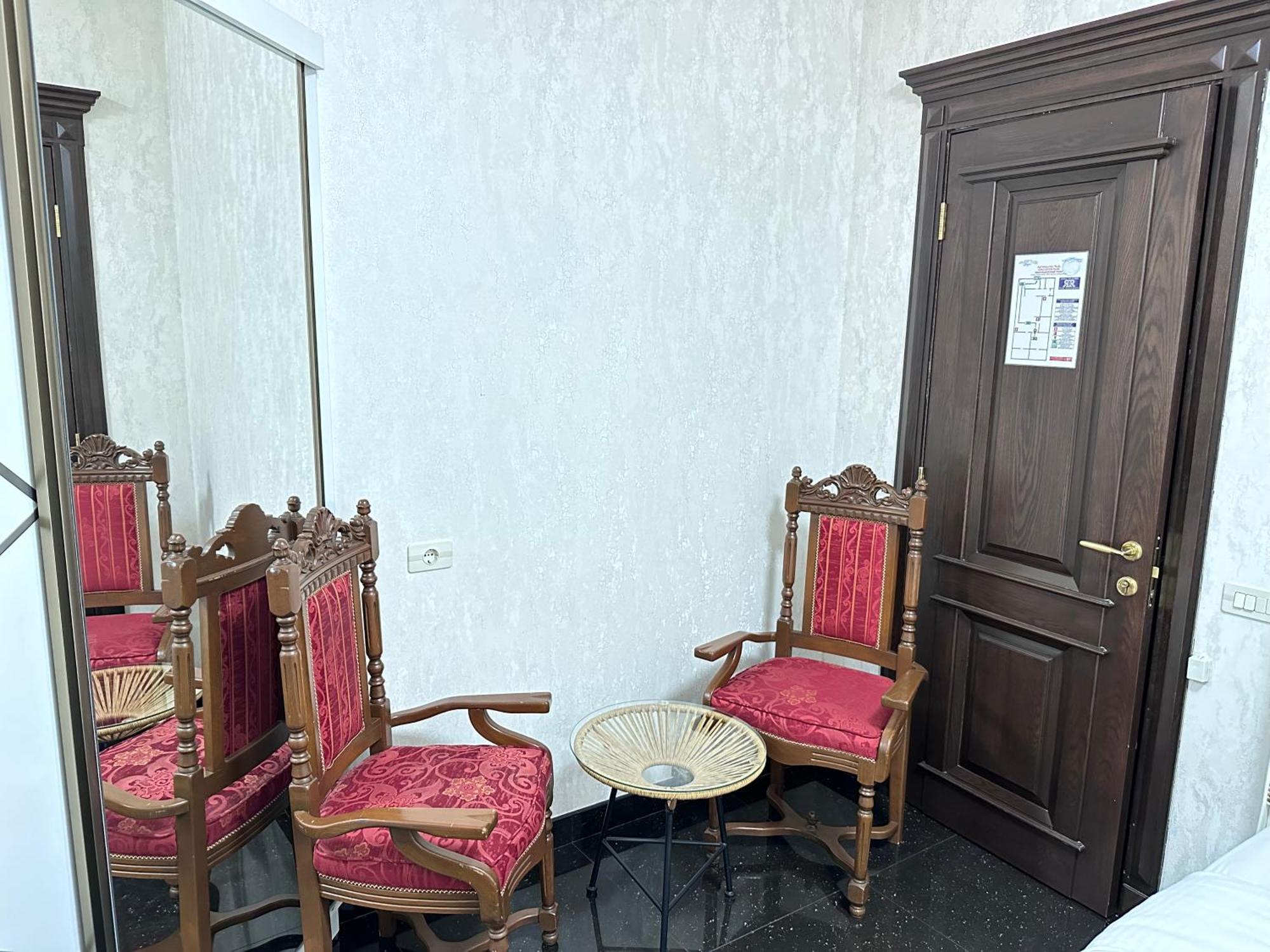 יירבאן Royal Renaissance Hotel חדר תמונה