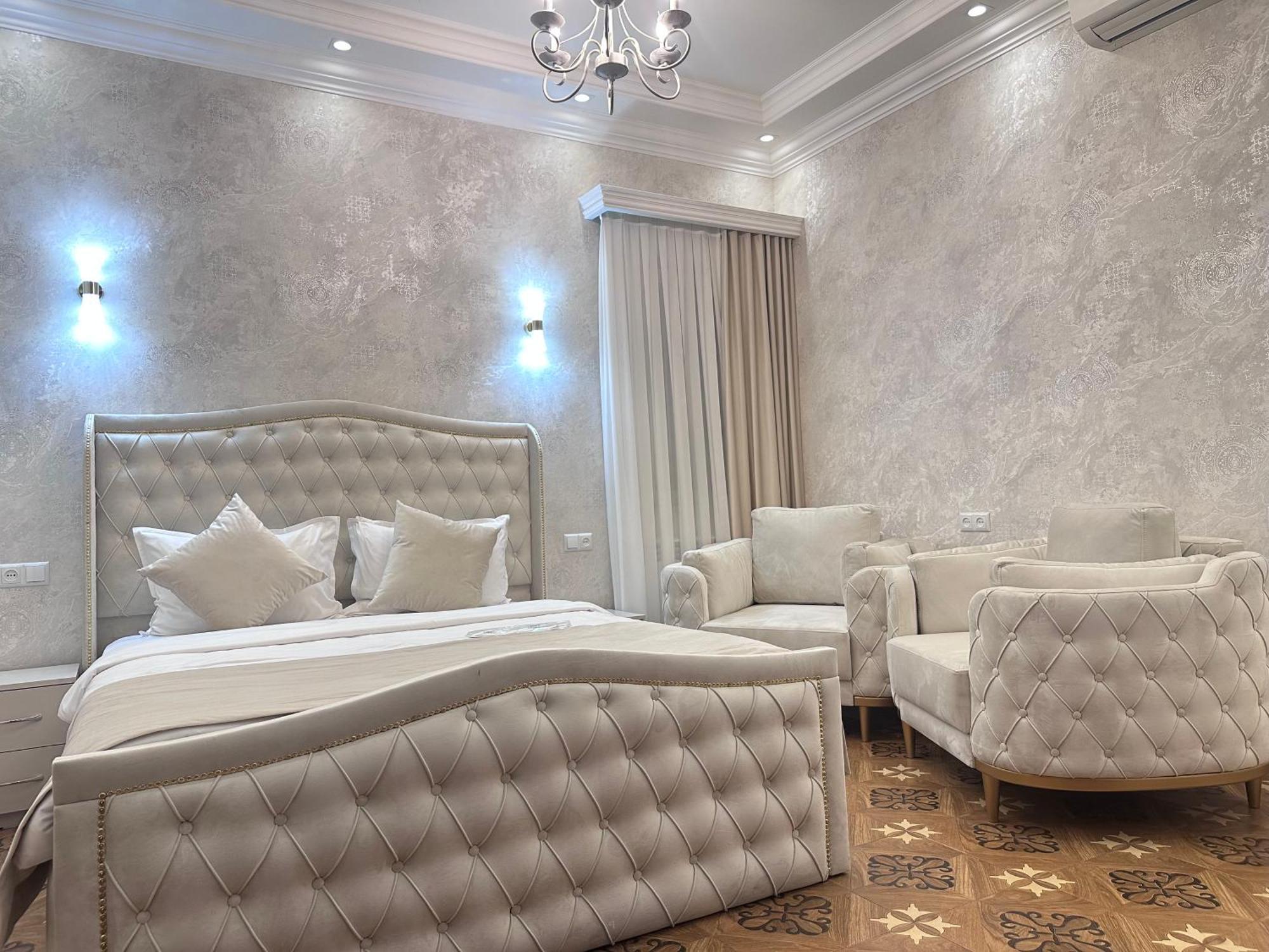 יירבאן Royal Renaissance Hotel מראה חיצוני תמונה