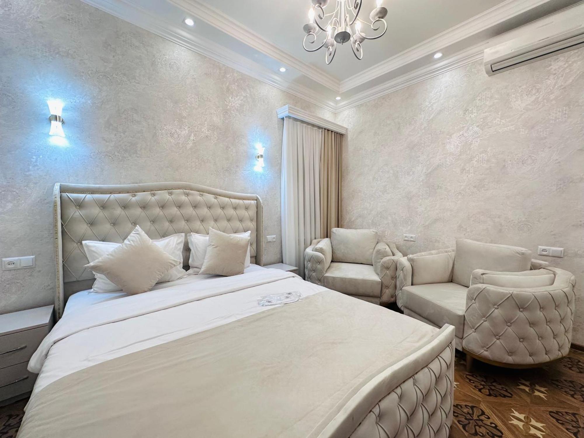 יירבאן Royal Renaissance Hotel מראה חיצוני תמונה