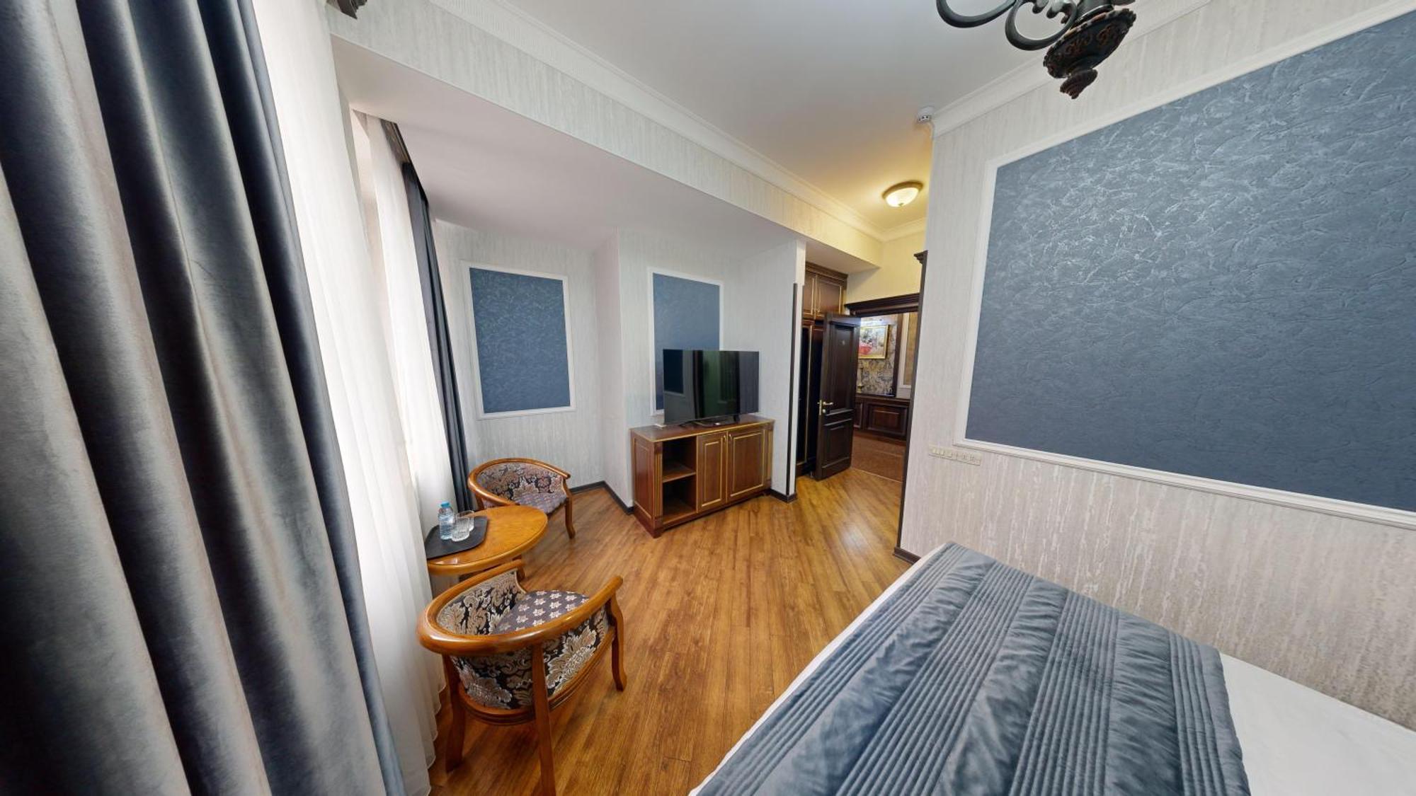 יירבאן Royal Renaissance Hotel חדר תמונה