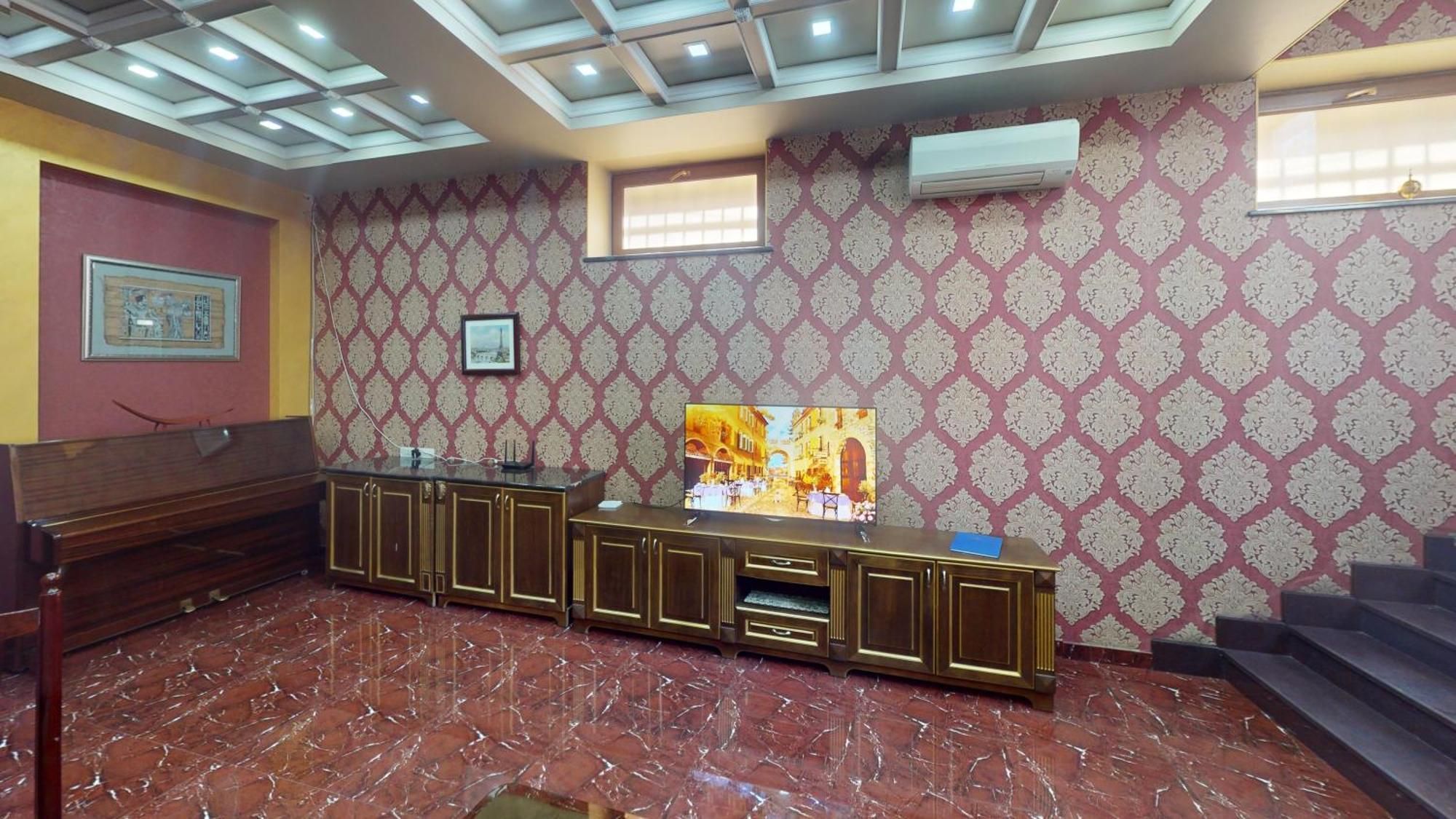 יירבאן Royal Renaissance Hotel מראה חיצוני תמונה
