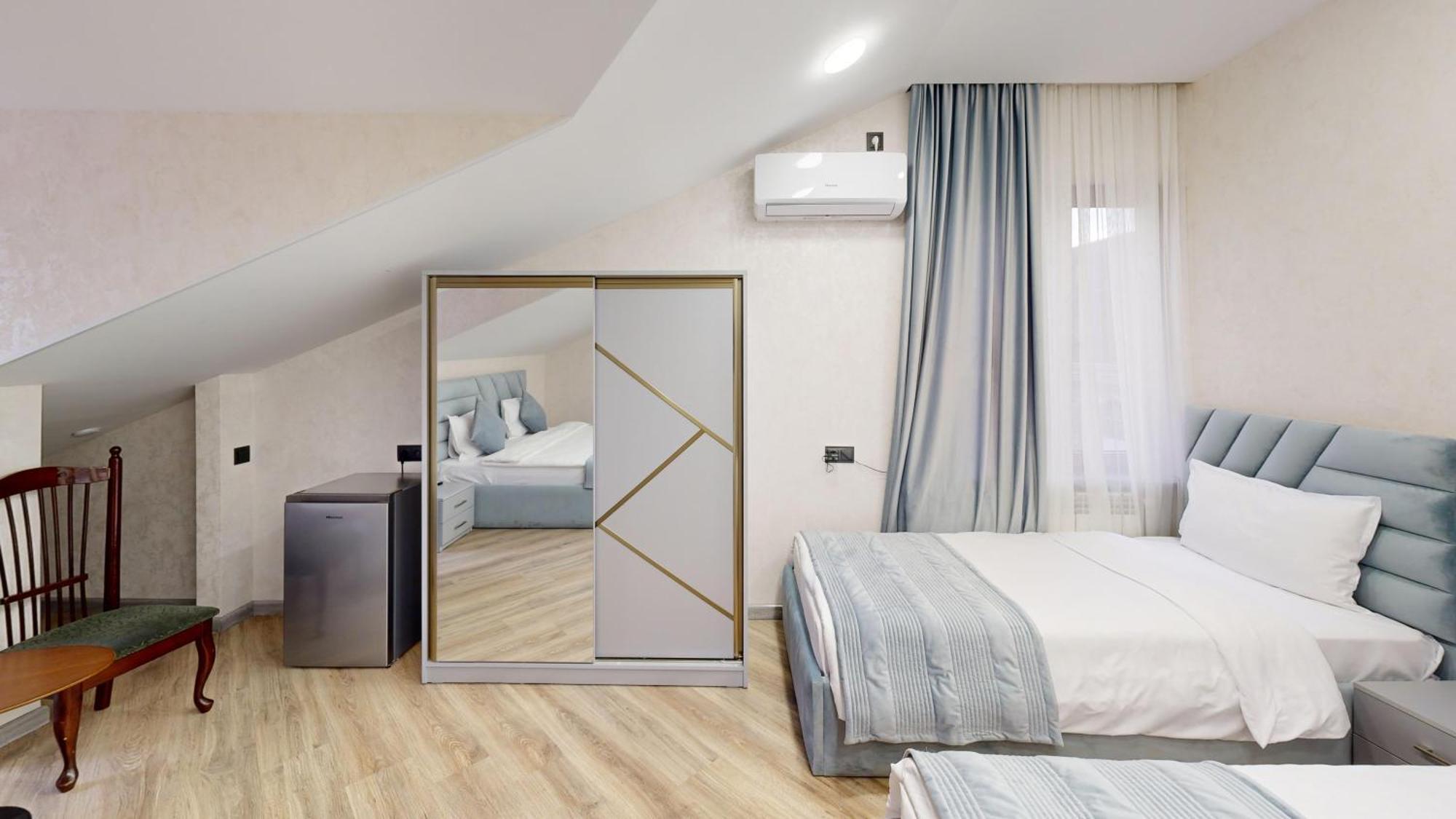 יירבאן Royal Renaissance Hotel מראה חיצוני תמונה