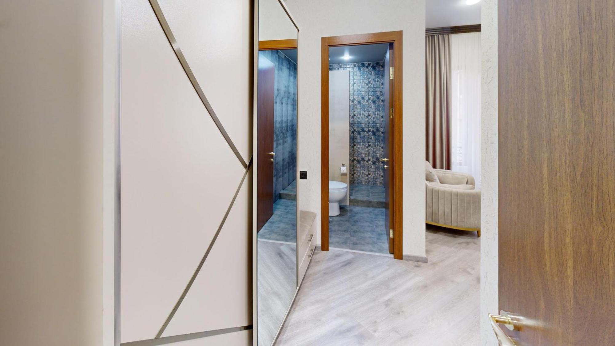 יירבאן Royal Renaissance Hotel מראה חיצוני תמונה